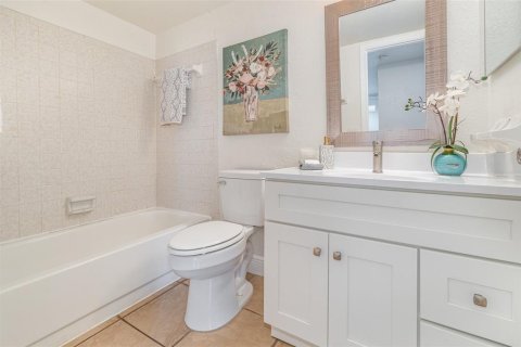 Townhouse in Winter Park, Florida 2 bedrooms, 104.05 sq.m. № 1919187 - photo 20