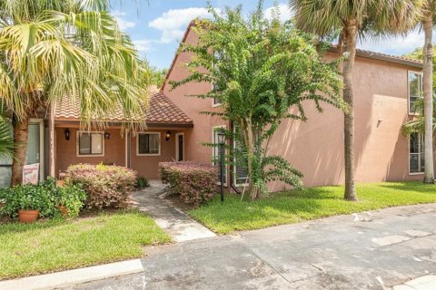 Townhouse in Winter Park, Florida 2 bedrooms, 104.05 sq.m. № 1919187 - photo 22