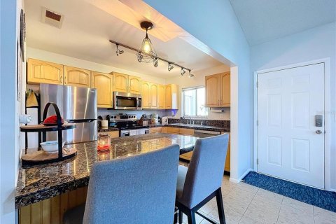 Condo in Clearwater, Florida, 2 bedrooms  № 1553223 - photo 11