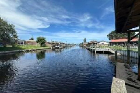 Villa ou maison à Merrit Island, Floride 4 chambres, 184.23 m2 № 2107107