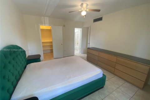 Condo in Sunny Isles Beach, Florida, 1 bedroom  № 1944964 - photo 21