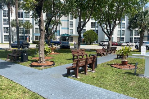 Condo in Sunny Isles Beach, Florida, 1 bedroom  № 1944964 - photo 4