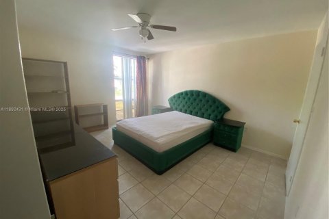 Condo in Sunny Isles Beach, Florida, 1 bedroom  № 1944964 - photo 22