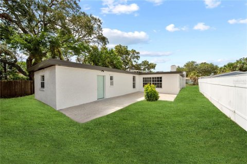 House in Saint Petersburg, Florida 4 bedrooms, 198.63 sq.m. № 1846768 - photo 19
