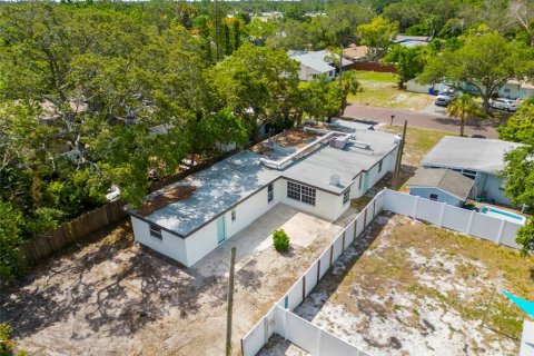 House in Saint Petersburg, Florida 4 bedrooms, 198.63 sq.m. № 1846768 - photo 22
