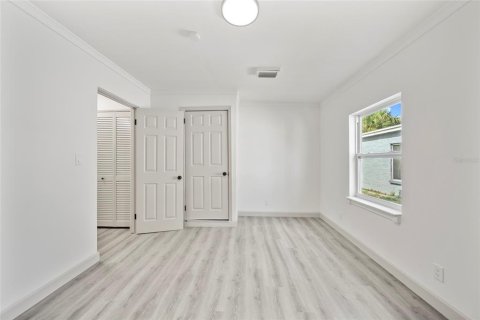 House in Saint Petersburg, Florida 4 bedrooms, 198.63 sq.m. № 1846768 - photo 16