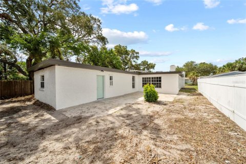House in Saint Petersburg, Florida 4 bedrooms, 198.63 sq.m. № 1846768 - photo 20