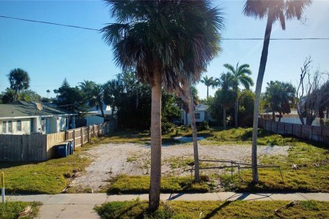 House in Clearwater, Florida 5 bedrooms, 400.59 sq.m. № 2324249 - photo 18