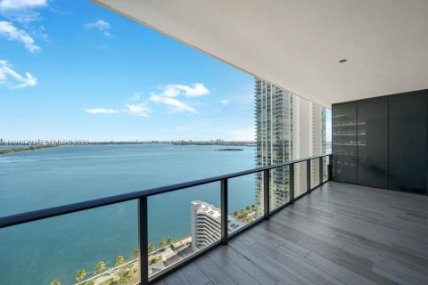 Снять в аренду кондоминиум в Майами, Флорида 2 спальни, 110.18м2, № 2000565 - фото 2