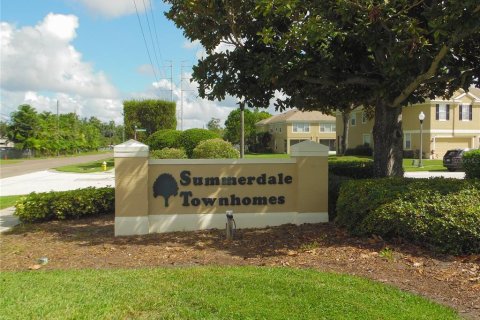 Touwnhouse à vendre à Clearwater, Floride: 2 chambres, 117.89 m2 № 2347084 - photo 3