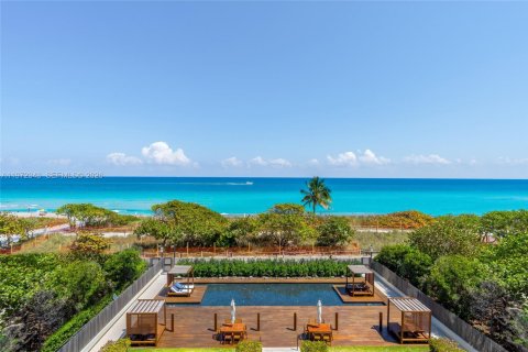 Condominio en venta en Surfside, Florida, 4 dormitorios, 445.75 m2 № 2033740 - foto 10