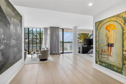 Condominio en venta en Surfside, Florida, 4 dormitorios, 445.75 m2 № 2033740 - foto 25