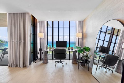 Condominio en venta en Surfside, Florida, 4 dormitorios, 445.75 m2 № 2033740 - foto 9