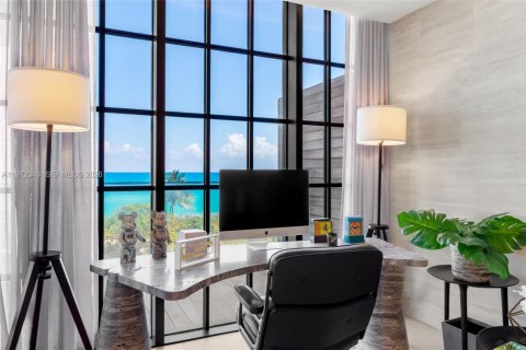 Condominio en venta en Surfside, Florida, 4 dormitorios, 445.75 m2 № 2033740 - foto 8