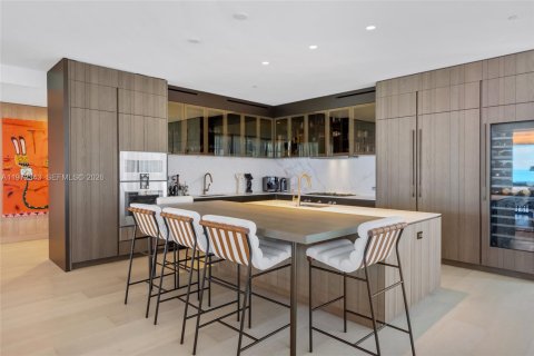 Condominio en venta en Surfside, Florida, 4 dormitorios, 445.75 m2 № 2033740 - foto 20