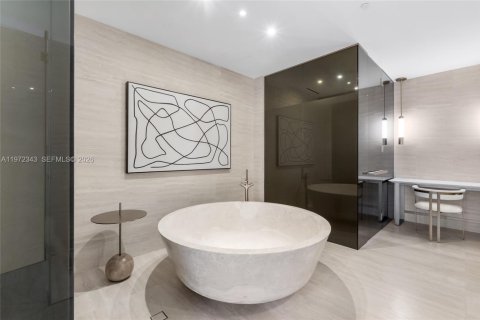 Condominio en venta en Surfside, Florida, 4 dormitorios, 445.75 m2 № 2033740 - foto 29