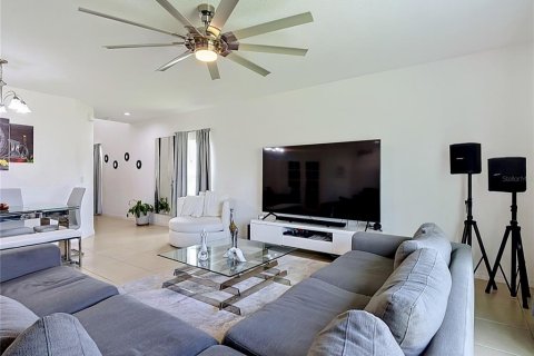 Villa ou maison à vendre à Davenport, Floride: 4 chambres, 225.75 m2 № 2147695 - photo 13