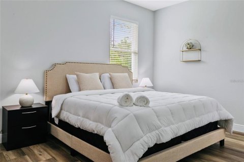 House in Port Charlotte, Florida 4 bedrooms, 151.99 sq.m. № 2219113 - photo 7