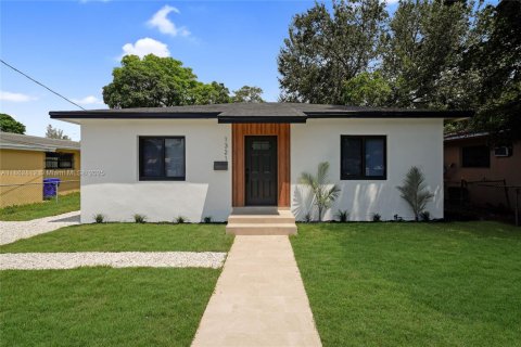 Casa en venta en Miami, Florida, 4 dormitorios, 145.67 m2 № 1890489 - foto 28