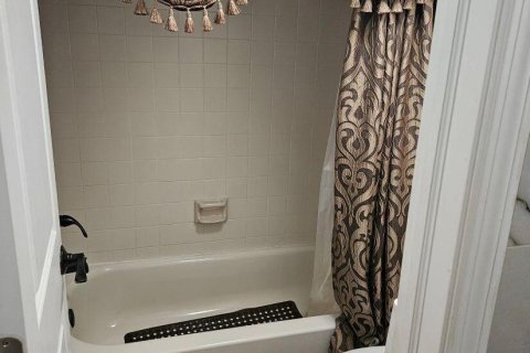 Condo in Oakland Park, Florida, 2 bedrooms № 2087145 - photo 12