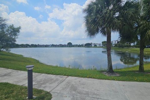 Condo in Oakland Park, Florida, 2 bedrooms № 2087145 - photo 19