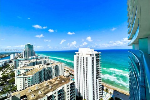 Copropriété à vendre à Hollywood, Floride: 2 chambres, 104.89 m2 № 1976922 - photo 16