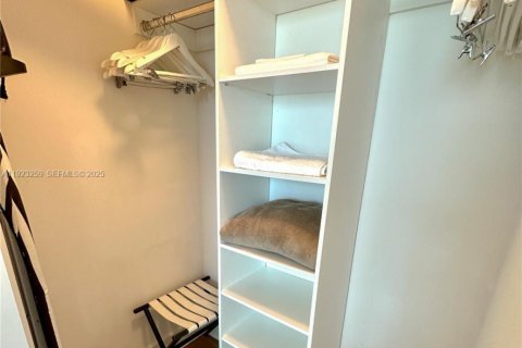 Copropriété à vendre à Hollywood, Floride: 2 chambres, 104.89 m2 № 1976922 - photo 27