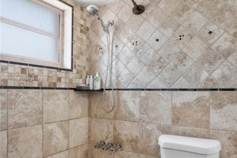 Copropriété à vendre à Hallandale Beach, Floride: 2 chambres, 108.51 m2 № 2014033 - photo 8