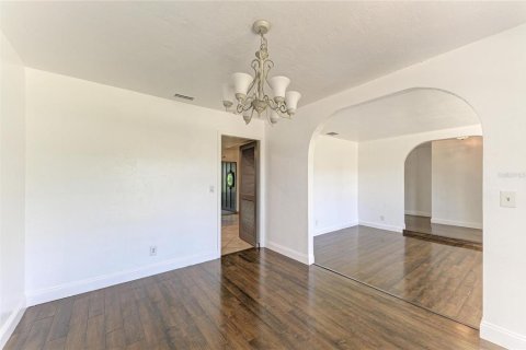 House in Bradenton, Florida 3 bedrooms, 192.49 sq.m. № 2238537 - photo 9