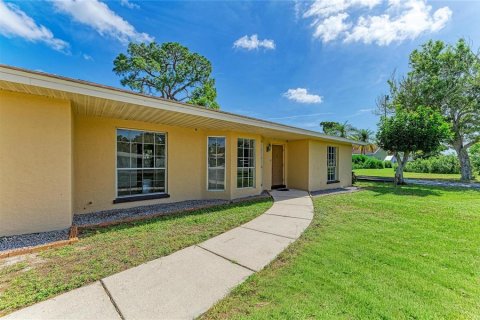 House in Bradenton, Florida 3 bedrooms, 192.49 sq.m. № 2238537 - photo 3