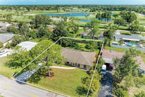 House in Bradenton, Florida 3 bedrooms, 192.49 sq.m. № 2238537