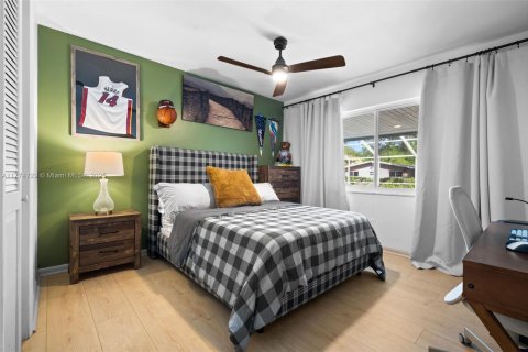 House in Palmetto Bay, Florida 5 bedrooms, 222.59 sq.m. № 2012241 - photo 28