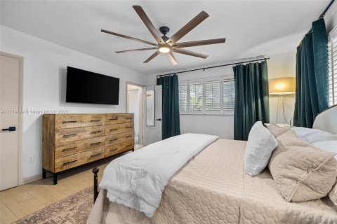 House in Palmetto Bay, Florida 5 bedrooms, 222.59 sq.m. № 2012241 - photo 20