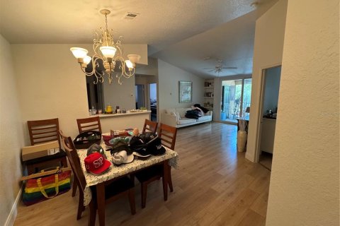 Condominio en alquiler en Orlando, Florida, 2 dormitorios, 93.18 m2 № 1880994 - foto 2