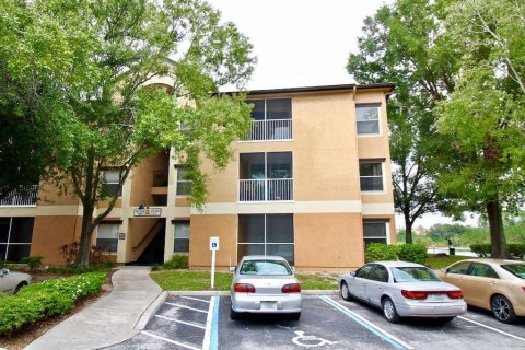 Condominio en alquiler en Orlando, Florida, 2 dormitorios, 93.18 m2 № 1880994 - foto 1