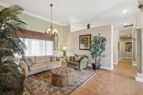 House in Sanford, Florida 5 bedrooms, 311.04 sq.m. № 2112985 - photo 6