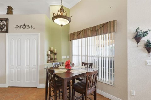 House in Sanford, Florida 5 bedrooms, 311.04 sq.m. № 2112985 - photo 22