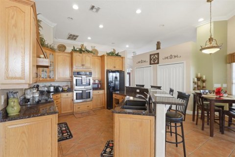 House in Sanford, Florida 5 bedrooms, 311.04 sq.m. № 2112985 - photo 13