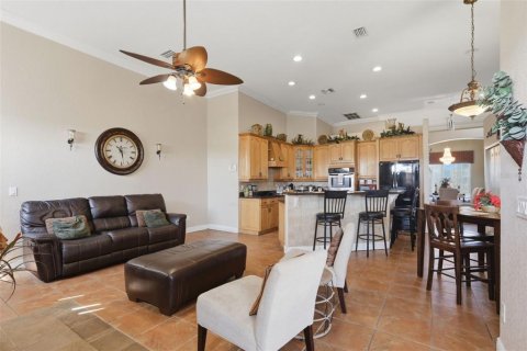 House in Sanford, Florida 5 bedrooms, 311.04 sq.m. № 2112985 - photo 19