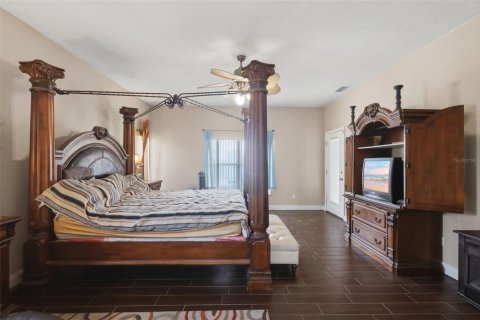 House in Sanford, Florida 5 bedrooms, 311.04 sq.m. № 2112985 - photo 24