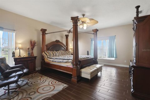 House in Sanford, Florida 5 bedrooms, 311.04 sq.m. № 2112985 - photo 23