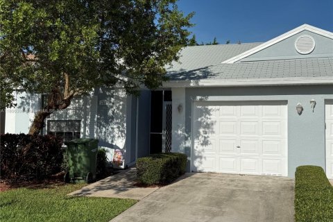 House in Homestead, Florida 2 bedrooms, 108.79 sq.m. № 1752874 - photo 2