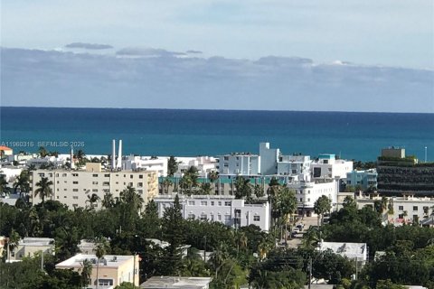 Condo in Miami Beach, Florida, 2 bedrooms  № 2023597 - photo 18