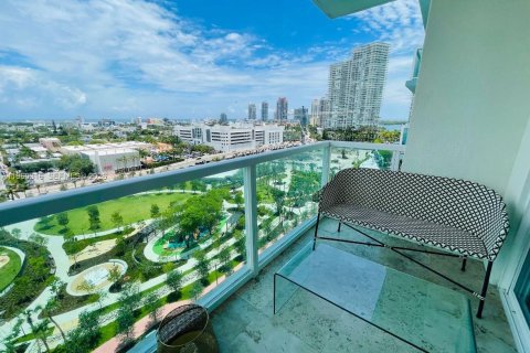 Condominio en Miami Beach, Florida, 2 dormitorios № 2023597
