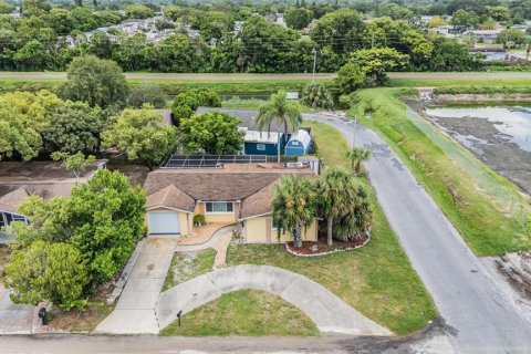 Villa ou maison à vendre à Port Richey, Floride: 2 chambres, 114.64 m2 № 2410140 - photo 3