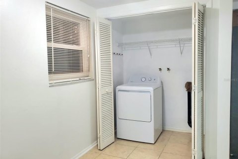 Villa ou maison à vendre à Port Richey, Floride: 2 chambres, 114.64 m2 № 2410140 - photo 14