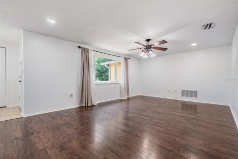 Villa ou maison à vendre à Port Richey, Floride: 2 chambres, 114.64 m2 № 2410140 - photo 8