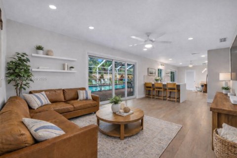 House in Palmetto Bay, Florida 4 bedrooms, 238.02 sq.m. № 2007782 - photo 8