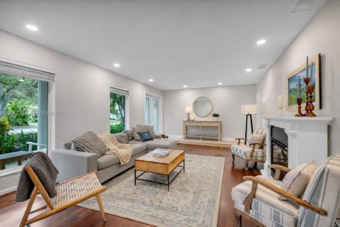 House in Palmetto Bay, Florida 4 bedrooms, 238.02 sq.m. № 2007782 - photo 5