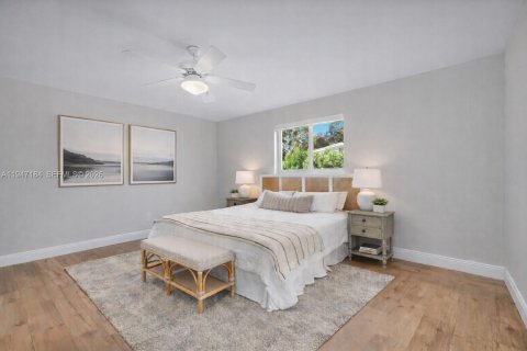 House in Palmetto Bay, Florida 4 bedrooms, 238.02 sq.m. № 2007782 - photo 12